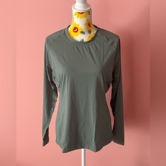 Experience the Ultimate Comfort and Performance with Anivivo's Sport Shirt - Picture 1 of 4